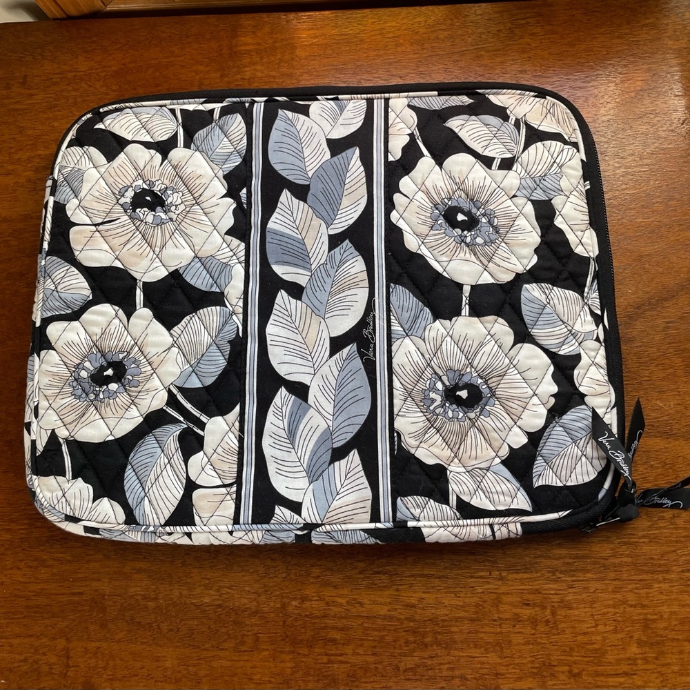 Vera Bradley Laptop Sleeve Case in Floral Camellia Pattern 14" x 11" EUC